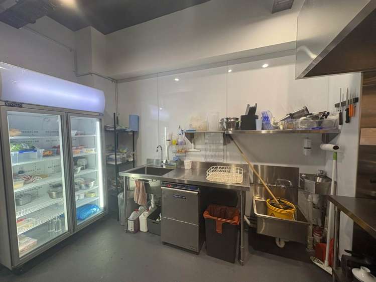 Shop 8/8 Commerce Street City Centre_9