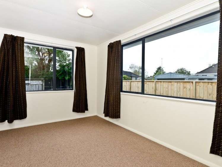 21a Montgomery Crescent Bader_7