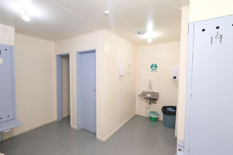 4 Foreshore Road Bluff_18