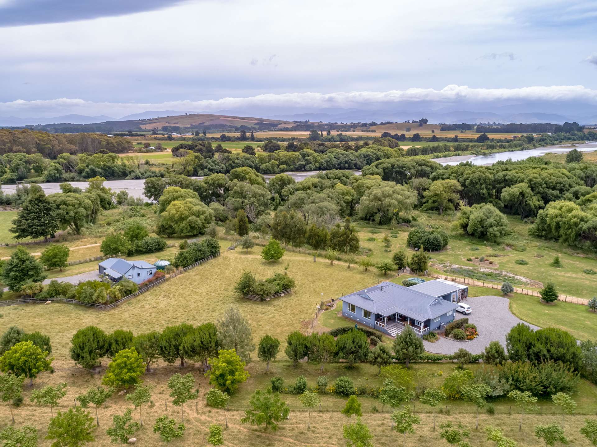 587 Gladstone Road Gladstone_0