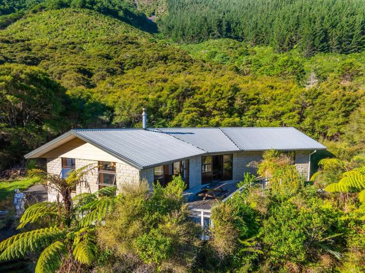 958 Bill Bryants Road Marlborough Sounds_8