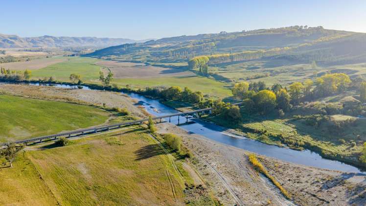 742b River Road Otane_31