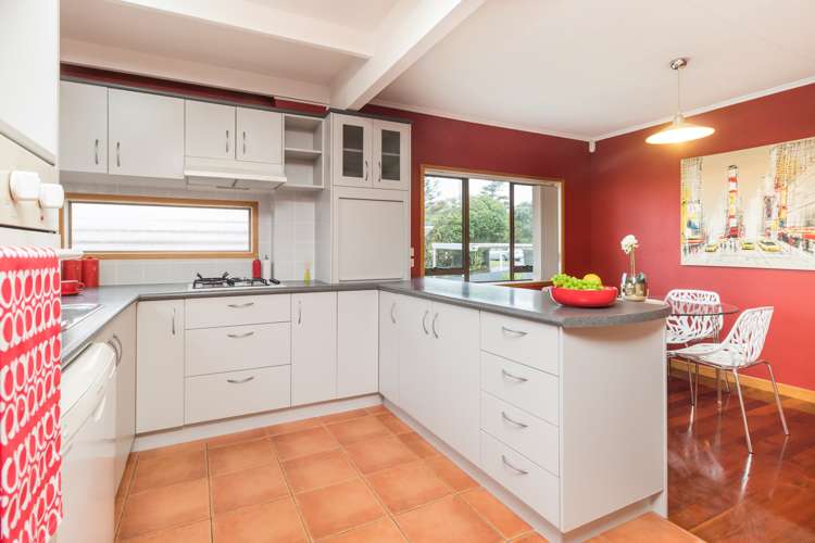 244 Te Atatu Road Te Atatu South_17