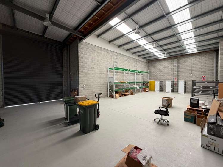 Unit B, 24 Tarndale Grove Albany_6