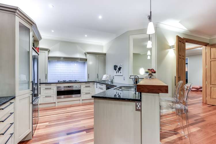 145 Lake Crescent Hamilton Lake_4