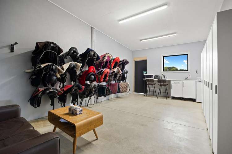 154 Muriwai Valley Road Waimauku_33