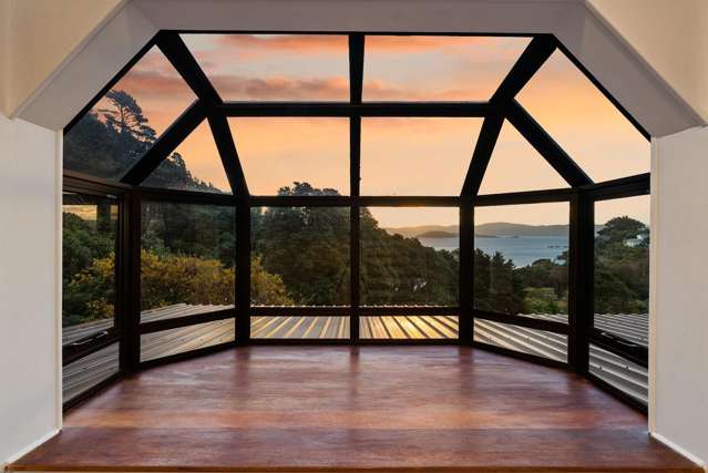 19 Kaitawa Road, York Bay Eastbourne_3