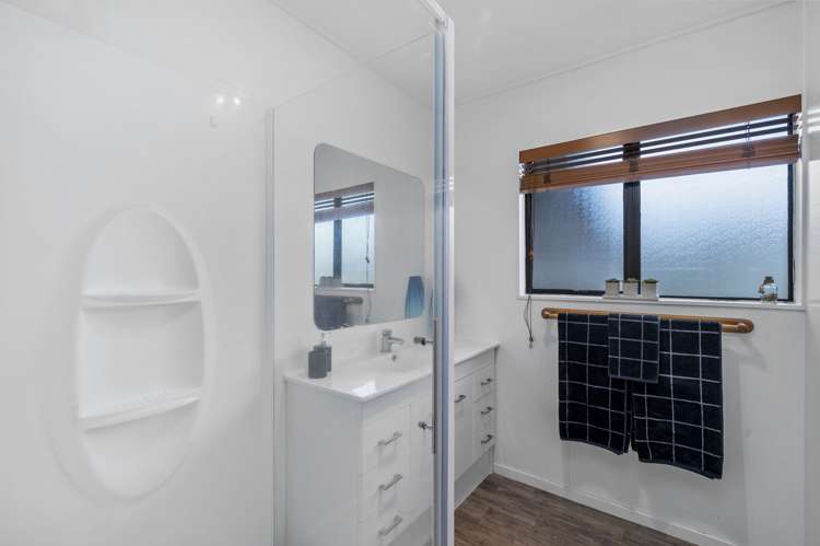 5 Brent Road Owhata_11