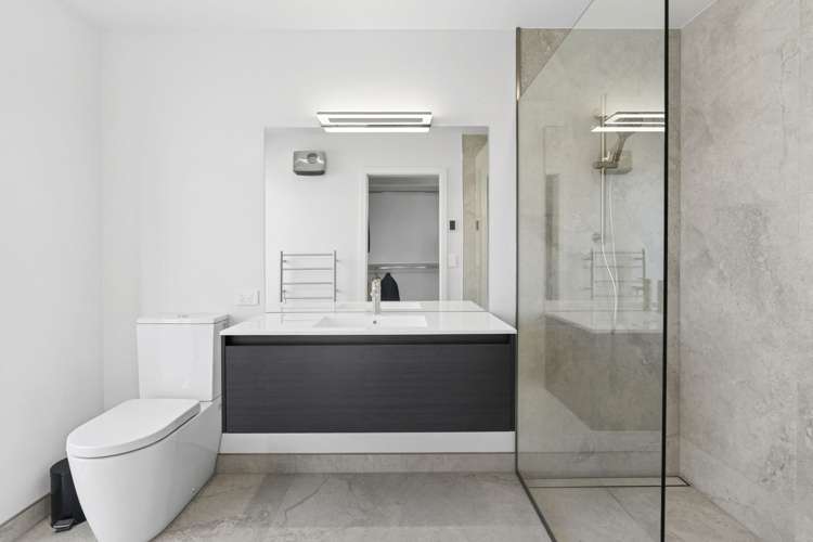 6 Moonstone Street Albert Town_7