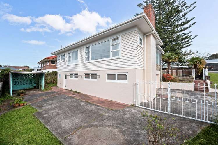 221 Te Atatu Road Te Atatu South_6