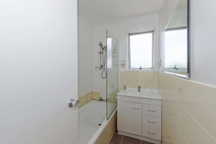 2/12 Dalmatia Place Henderson_9