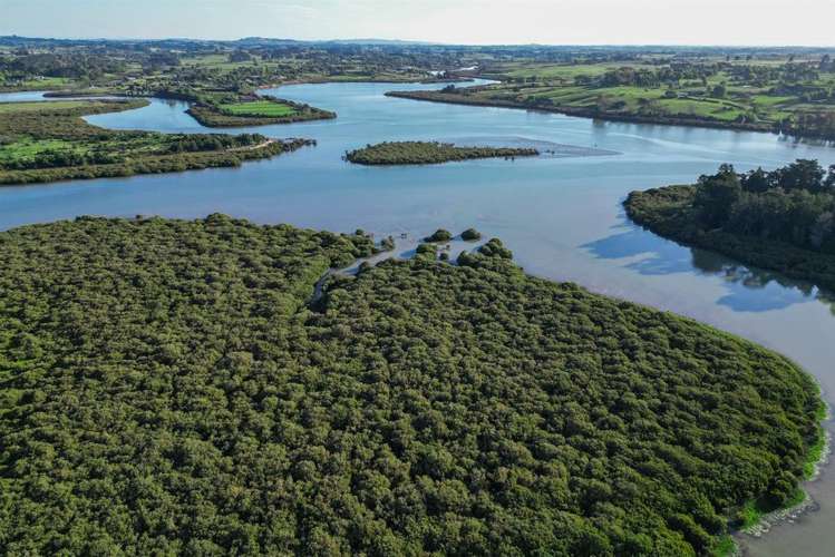 8 Taipahitini Road Karaka_23