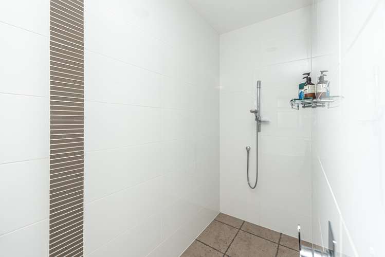 29 Lithgow Drive Otamatea_8