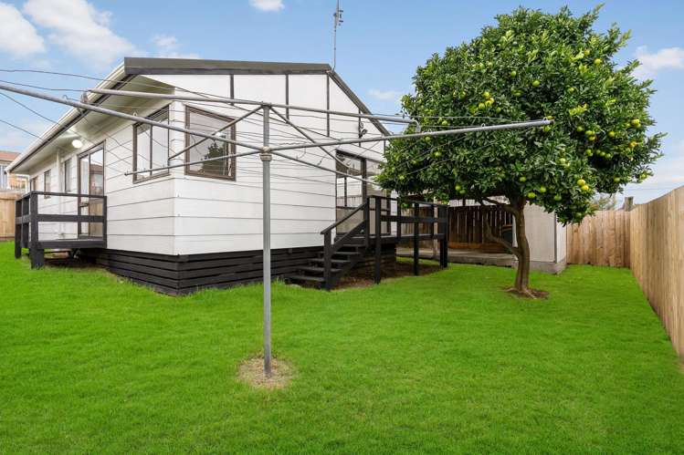 2/80 Kenderdine Road_5