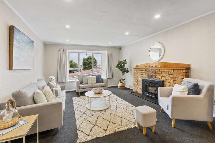 15 Victory Crescent Tawa_4