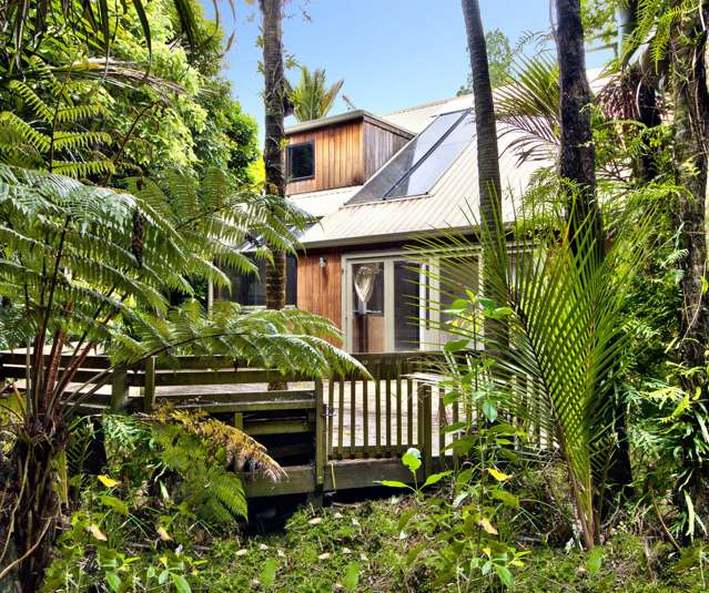 162 Woodlands Park Road Titirangi_1