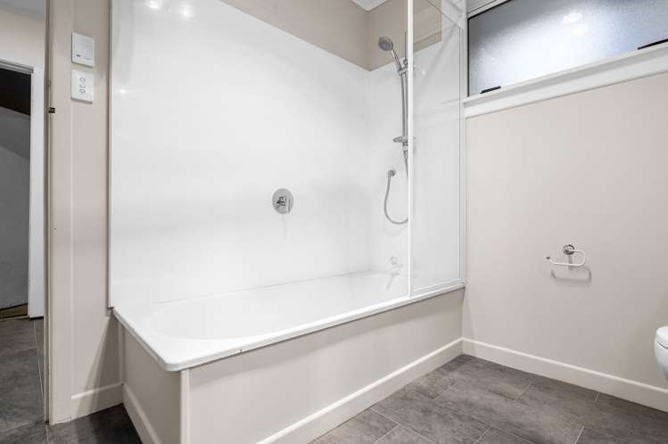 1/81A Carrington Avenue Silverdale_13