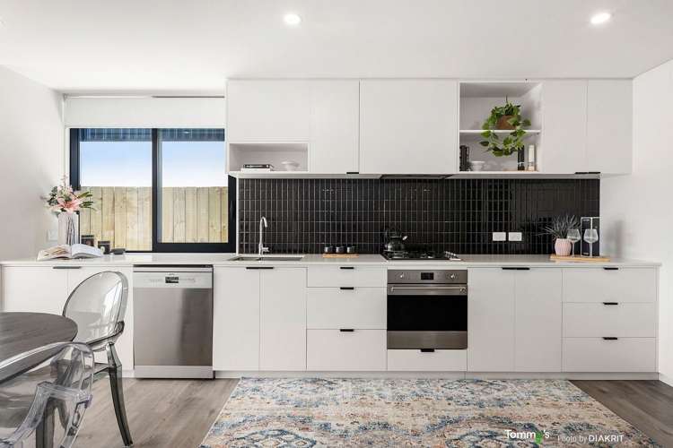 3/6 Bushland Grove Paparangi_2