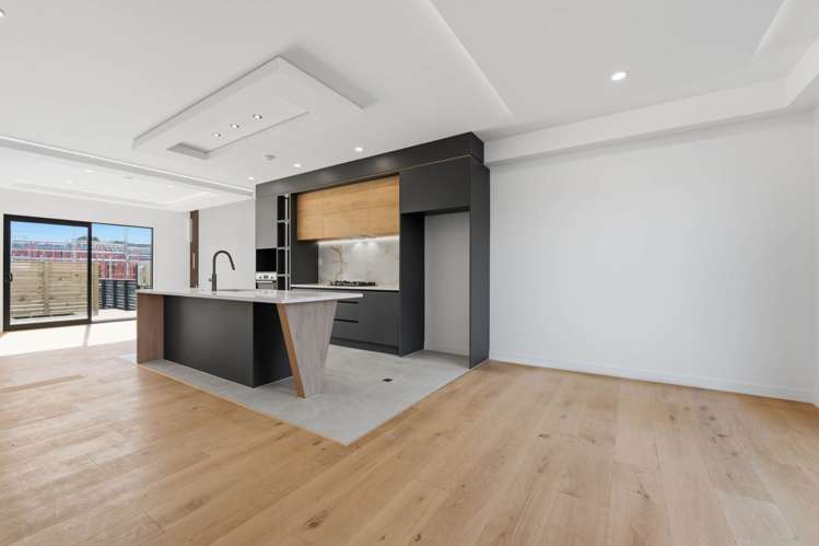 Unit 4/91 Otuwairoa Esplanade_3