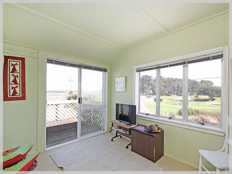 3 Nash Parade Foxton Beach_10