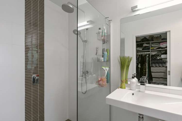 14 Eastvale Close Greenhithe_25