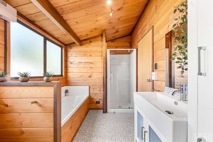 5 Seymour Grove Kingsley Heights_16