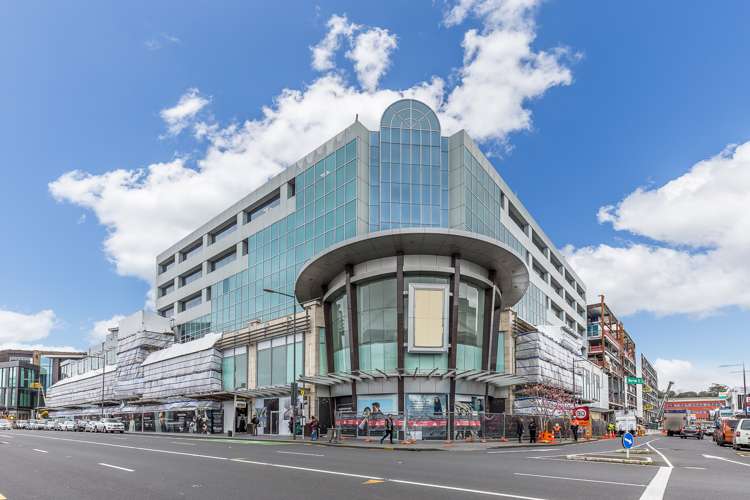 B408/176 Broadway Newmarket_9