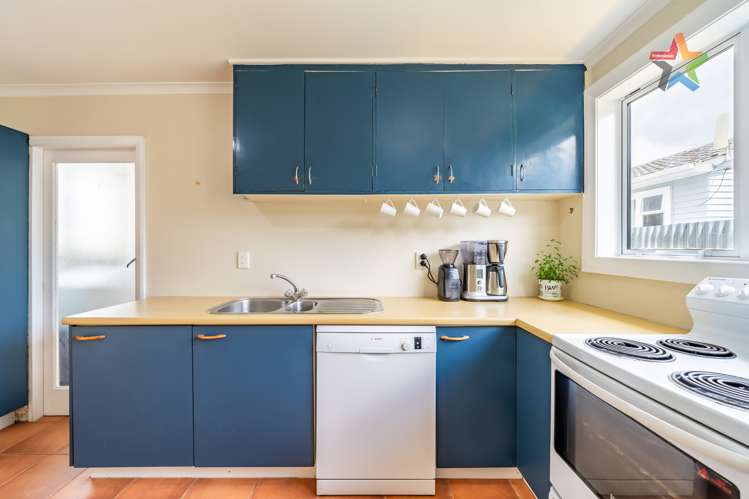 8 Golf Road Manor Park_9