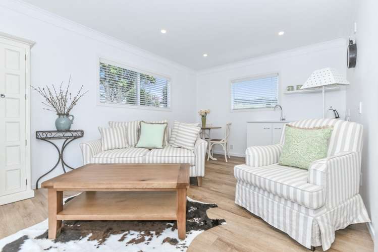 36 Henson Road Whitford_19