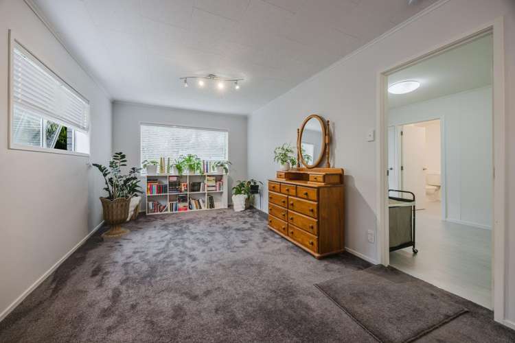 129 Bradbury Road Botany Downs_16