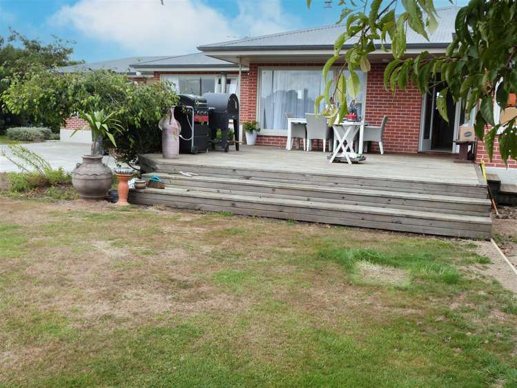 219 Robertson Road Winton Surrounds_14