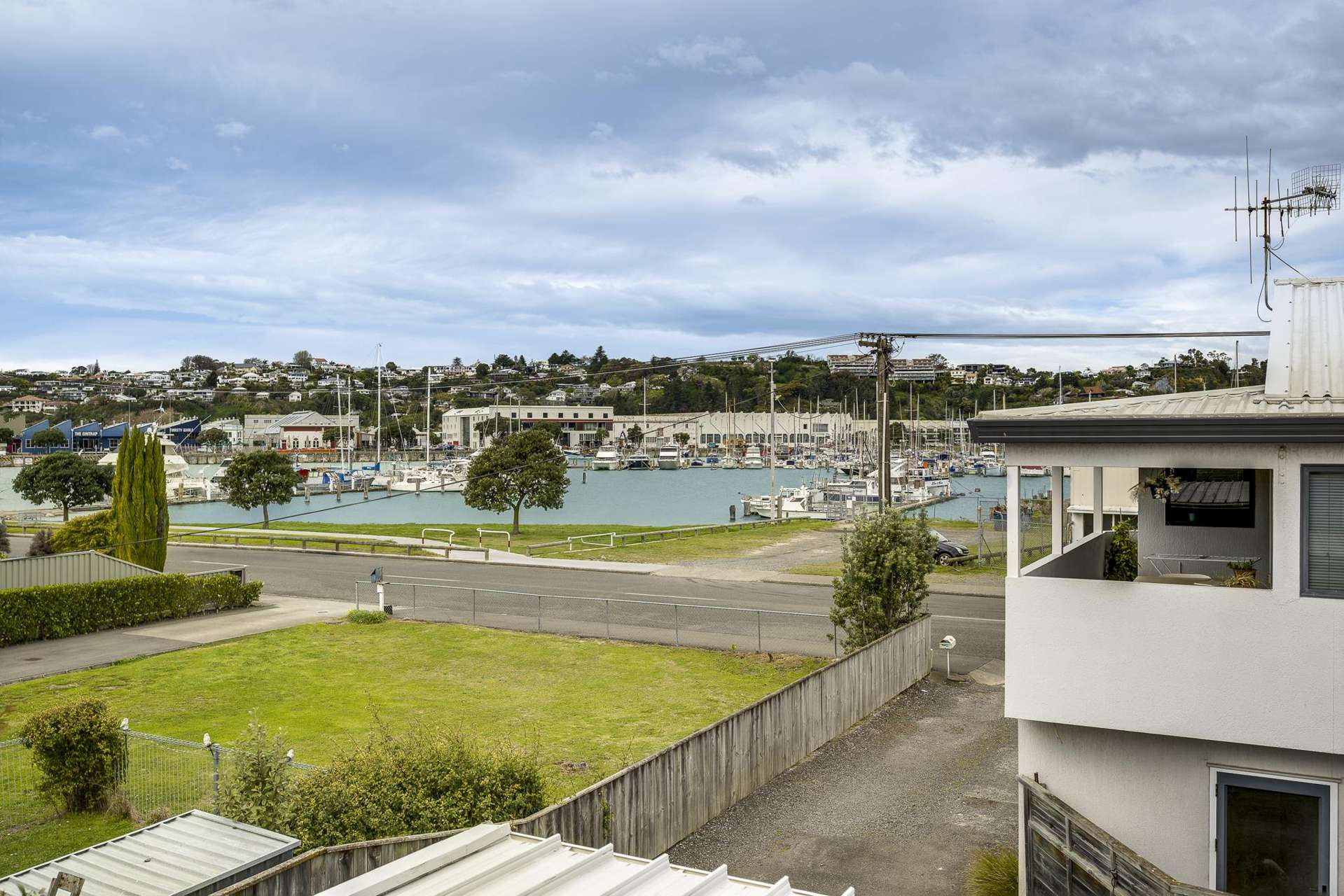 2/8 Meeanee Quay Westshore_0