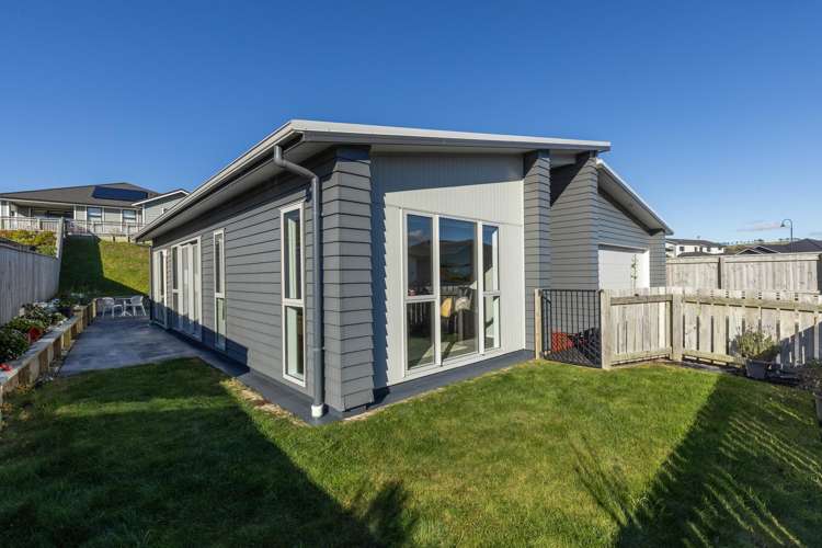 20 Rotorua Grove Aotea_22