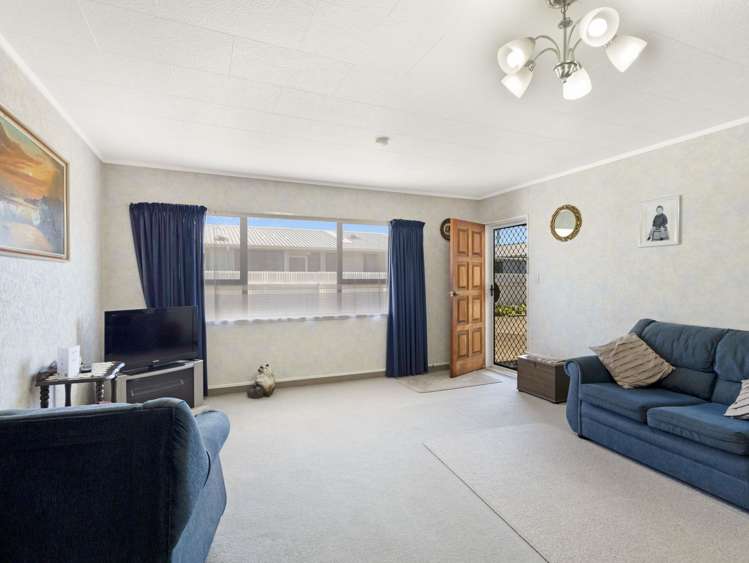 2/507 Avenue Road West Hastings Central_5