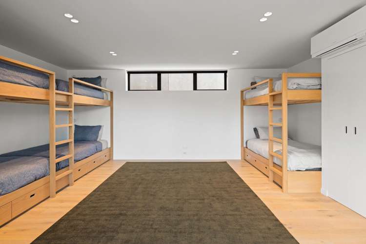 11 Beach Road Akaroa_18