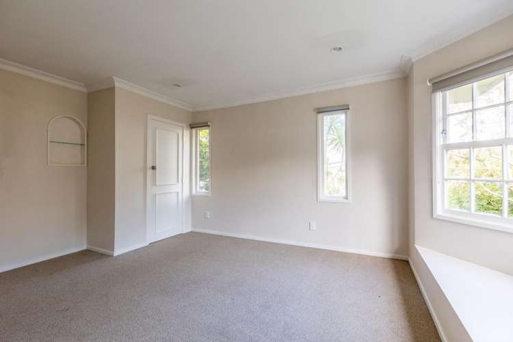 17 Hubert Henderson Place Remuera_12