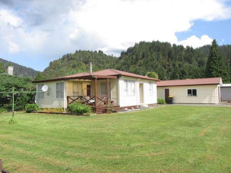 1 Ross Street Reefton_7