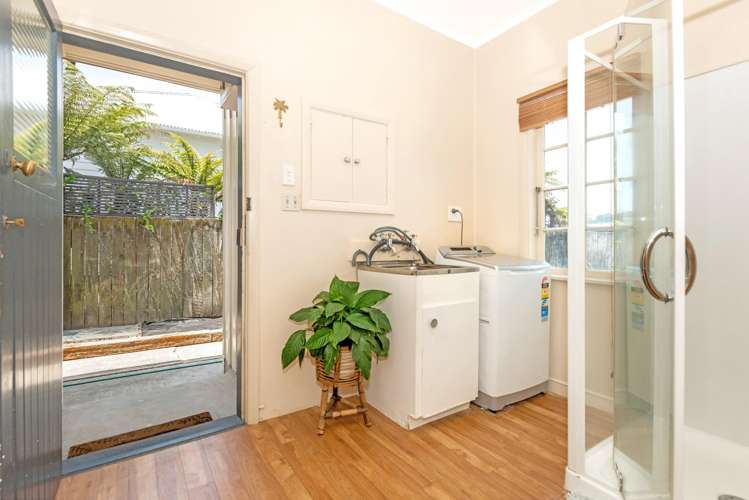 84A Iranui Road Inner Kaiti_19