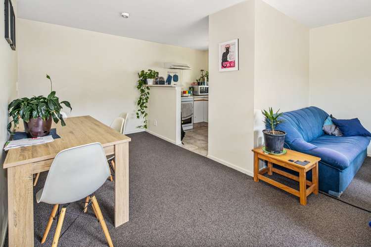 13/20 Thompson Street Mount Cook_3