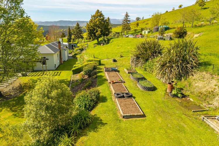 121 Pretty Bridge Valley Road Wakefield_20