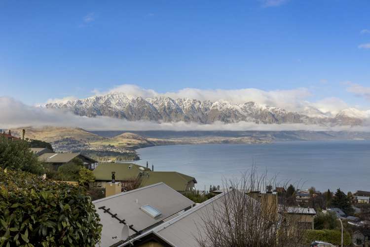 10b Caples Place Fernhill/Sunshine Bay_1