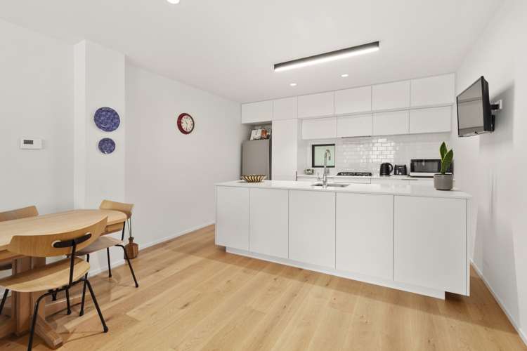 39 Erica Pabst Way Island Bay_5