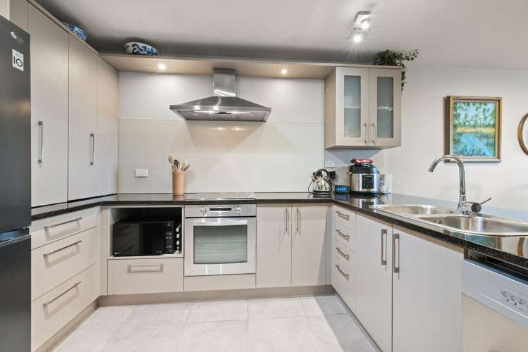 3a/12 Seaway Road Clarks Beach_5