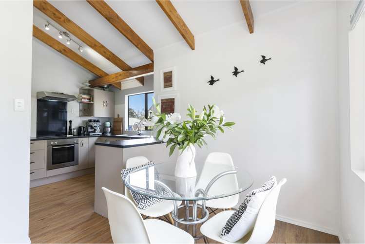 8/390 West Coast Road Glen Eden_7