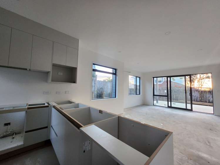 Lot 2/15, 3/15 & 5/1 Matterhorn Crescent Northpark_7