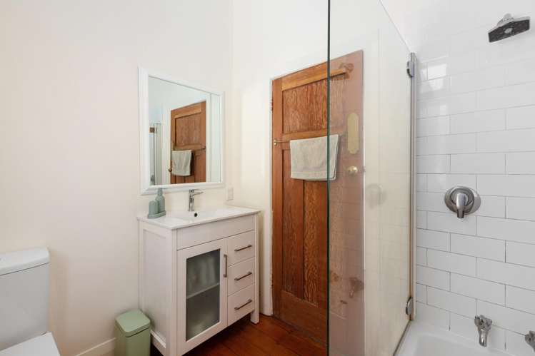 81 Eden Street Island Bay_13