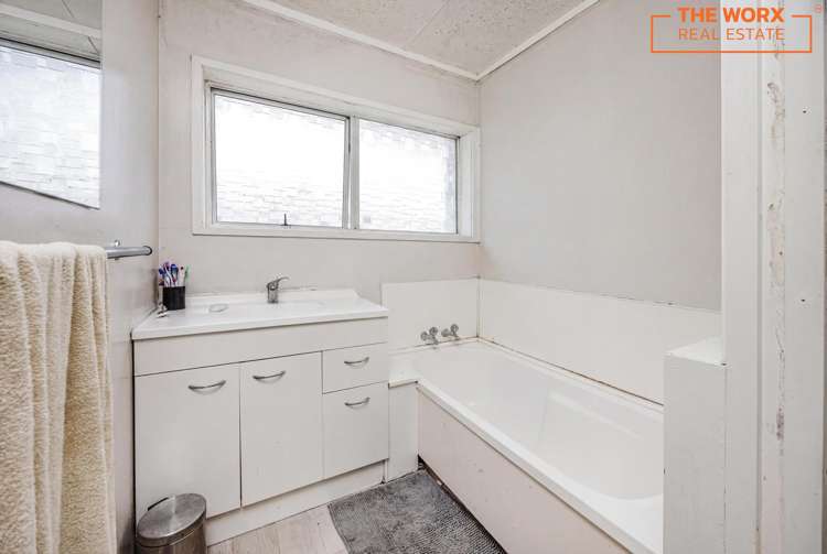 16 Frobisher Way Clendon Park_9