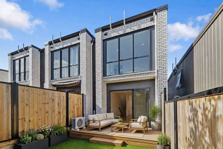 2/36 Thatcher Street Mission Bay_13
