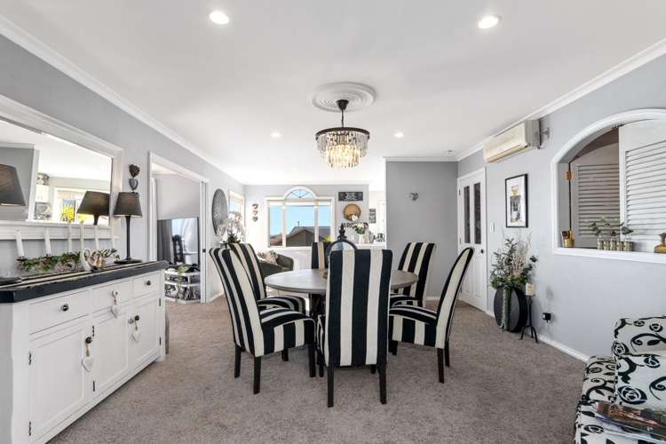 5 Downing Place Welcome Bay_12