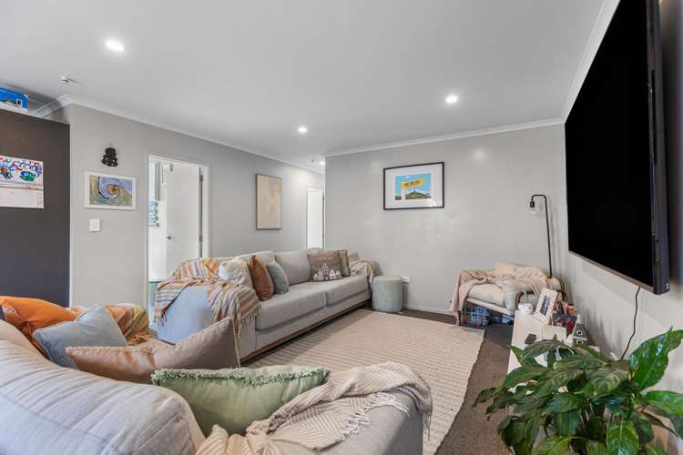 3a Stirling Grove Greerton_7